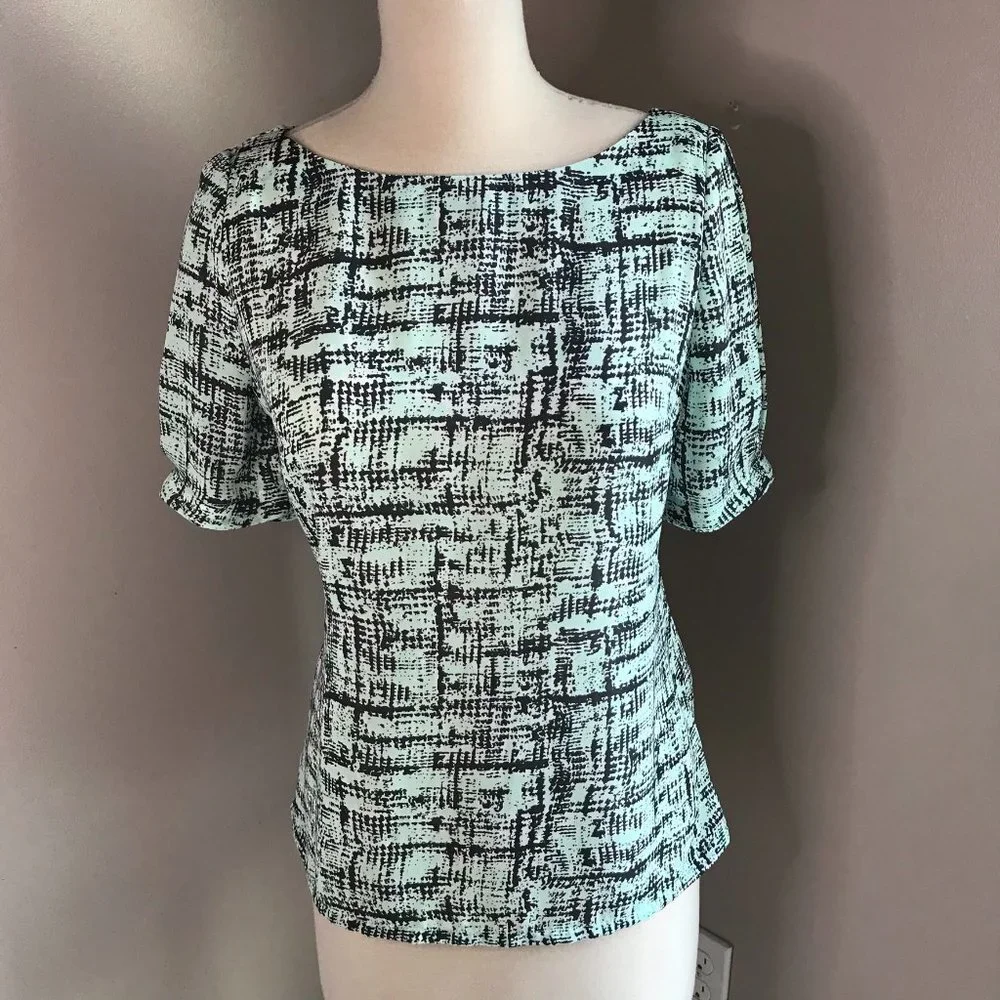 Banana Republic Abstract Print Short Sleeve‎ Blouse Mint Green Black Pattern S